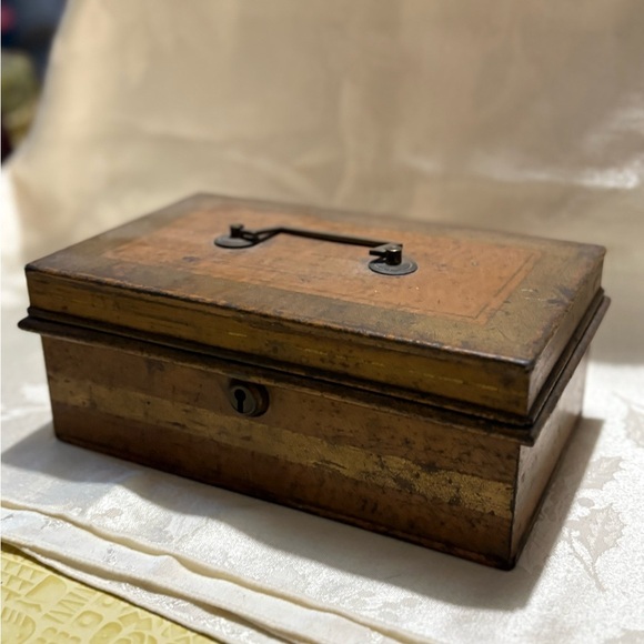 Vintage Metal Lock Box/ Decorative Box - Picture 2 of 12